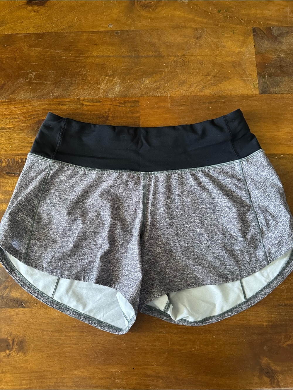 Lululemon Speed Up Short High-Rise *2.5 ladies size 4